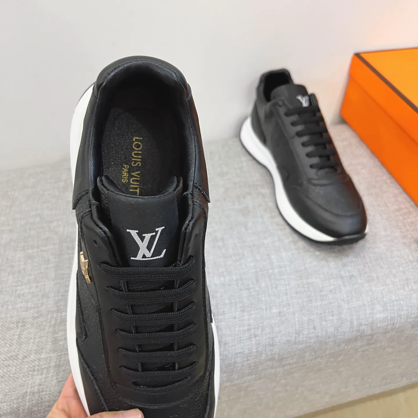 Men's shoes 💰 460💰【LV】🔥Louis Vuitton, high-end men's shoes brand official website 1:1 latest masterpiece: uppers are made of Italian imported first-layer cowhide with comfortable and breathable lining➕original non-slip and wear-resistant outsole🔥, making walking more convenient and comfortable! An exclusive new model, a stunning work, a beautiful 1:1 replica [color] compared to the official quality! Create a fashionable personality to set off your uniqueness! A must-have for trendy men! Classic🔥Size: 38-44 Color: 🔥Multiple colors available🔥.